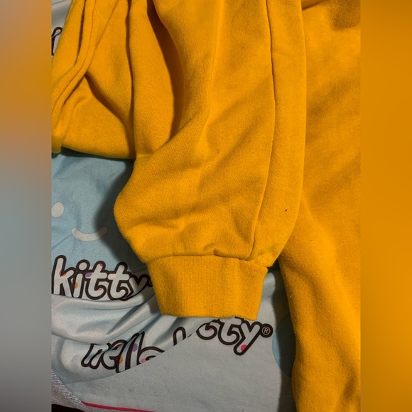 Super cute and cheap yellow sweatpants, extremely comfortable for your kid - Picture 5 of 6